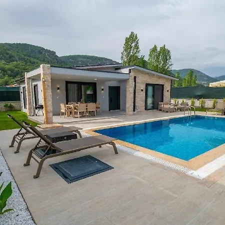 Βίλα Detached With Private Pool In Goecek Inlice *