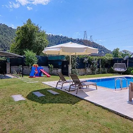 Detached With Private Pool In Goecek Inlice *